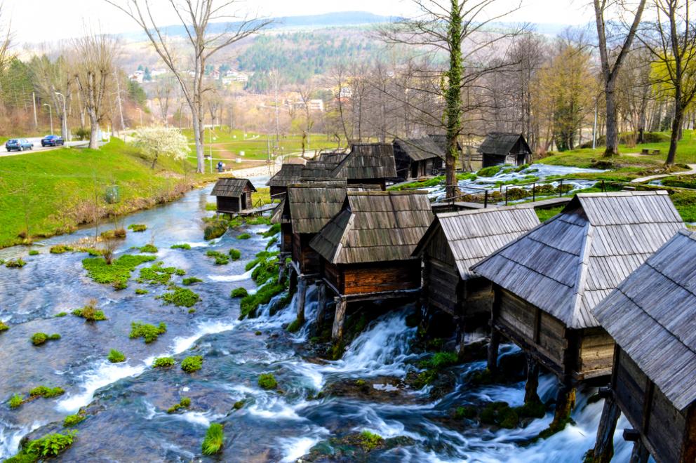 teach in Bosnia and Herzegovina